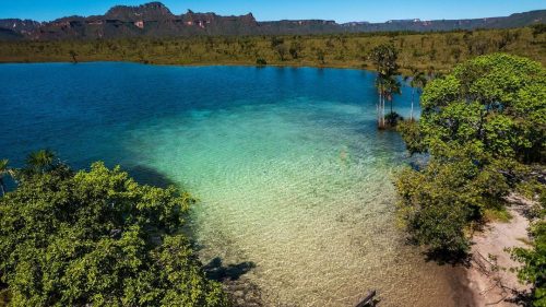 Lendas locais dizem que as águas azuis da Lagoa da Serra tem propriedades místicas