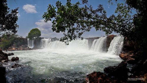 A Cachoeira da Velha encanta pelo volume e força da água 