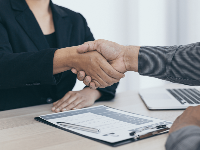 Como arrasar na entrevista de emprego; especialista dá dicas