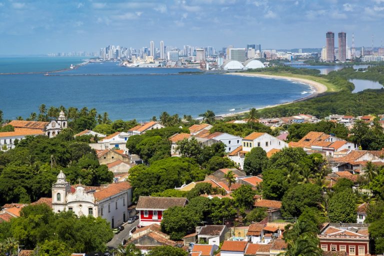 Cidade no Nordeste brasileiro encanta pela história, arquitetura e belezas naturais