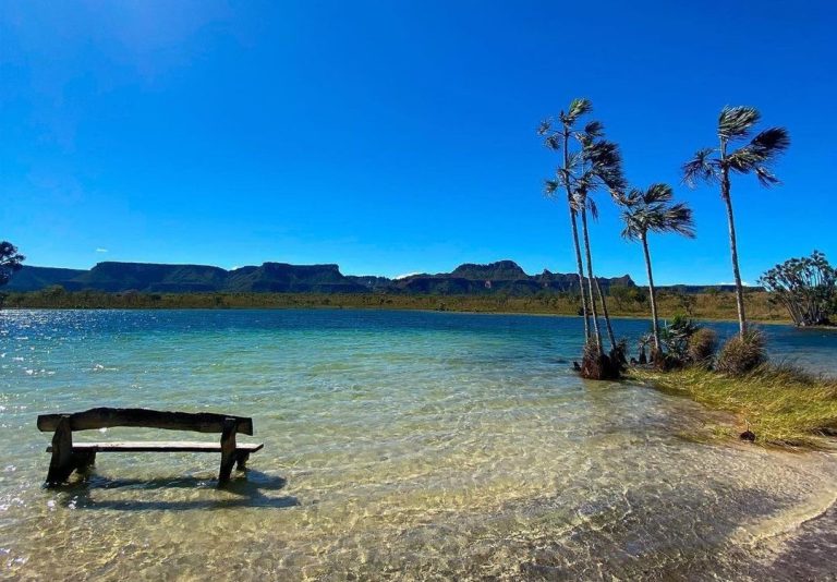 Extraordinária lagoa de água doce é considerada o Caribe do Cerrado