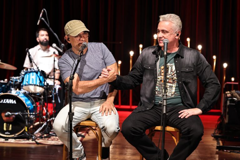 MR. Gyn e Henrique de Oliveira reúnem cantores de rock em Goiânia