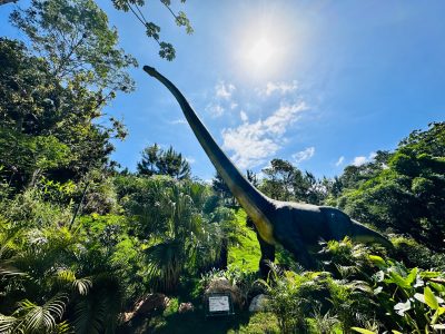 O maior parque temático de dinossauros do Brasil também dica na cidade