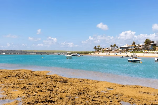 Praia da Barra de São Miguel.