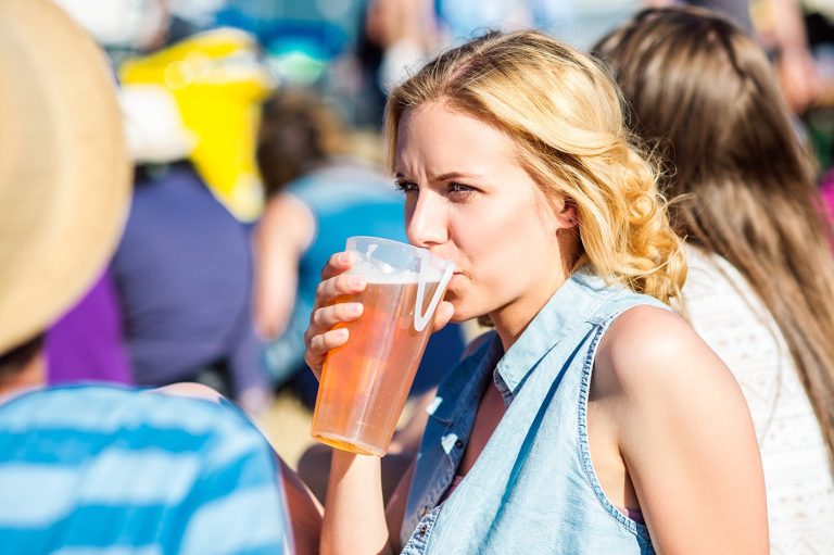 Dias de calor intenso potencializam os efeitos do álcool e da ressaca