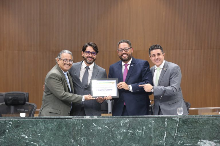 “Marcelo Albuquerque é exemplo de empreendedorismo, credibilidade e inspiração”, afirma Virmondes Cruvinel ao entregar título de cidadão goiano ao jornalista