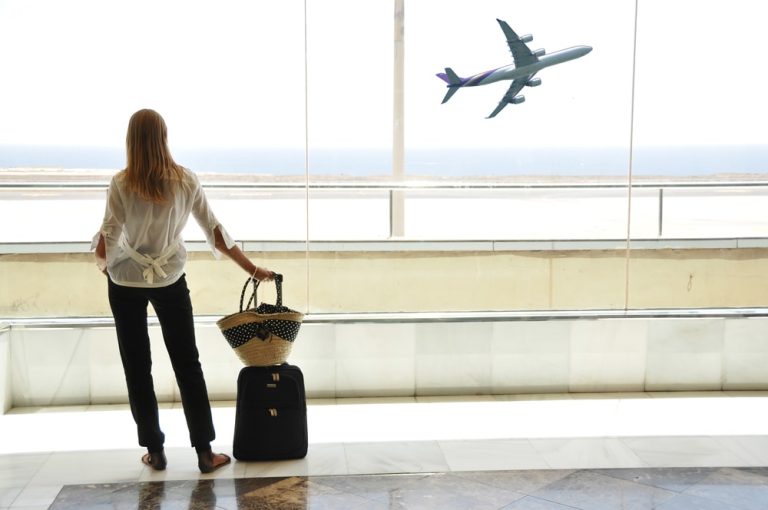 Mulheres viajando sozinhas: 6 dicas para uma viagem segura