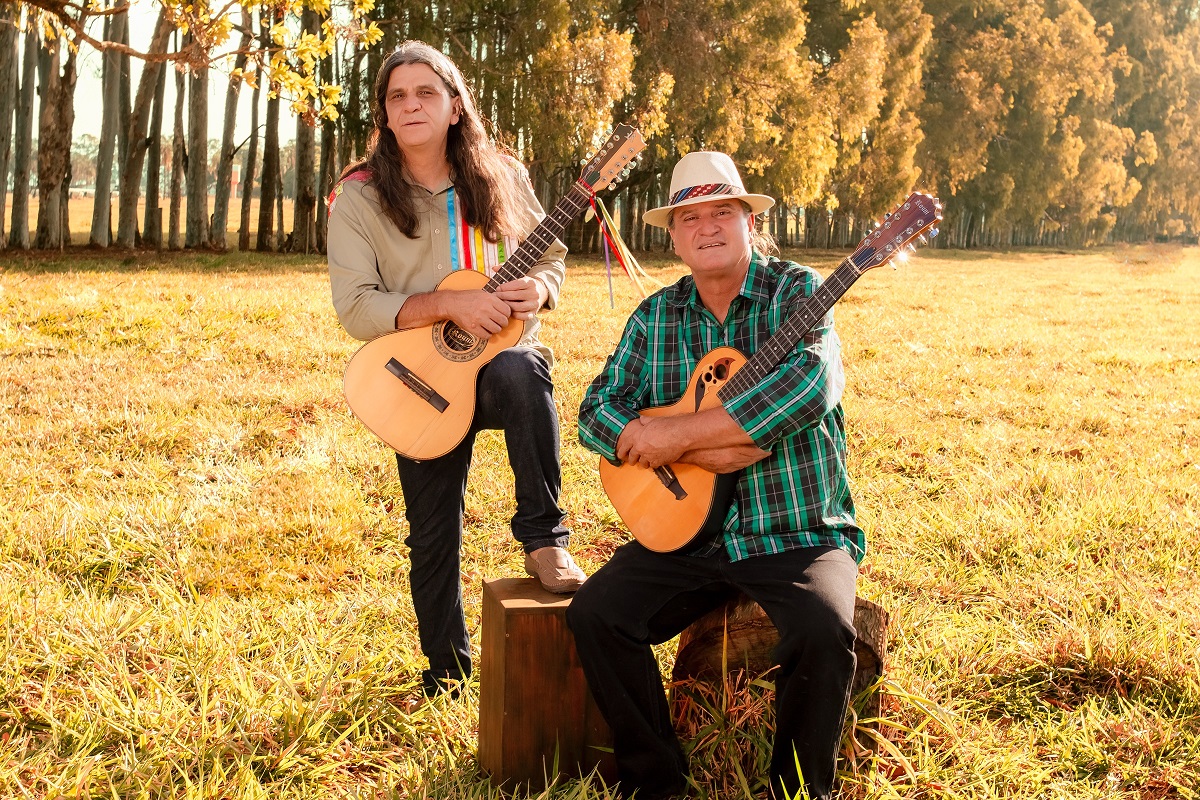 Anacleto e Catupé fazem a emocionante performance final da turnê Viola EnCantos de Goiás, capturando a alma da música tradicional em Aparecida de Goiânia