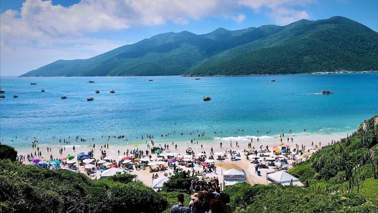 Descobrimos que a praia ‘mais perfeita’ do Brasil fica a 3h de voo de Goiânia