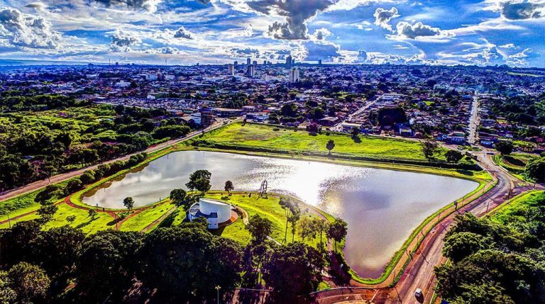 Cidade goiana de clima exótico e passado misterioso surpreende visitantes
