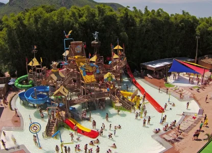 Parque aquático goiano tem atividades para crianças e adultos