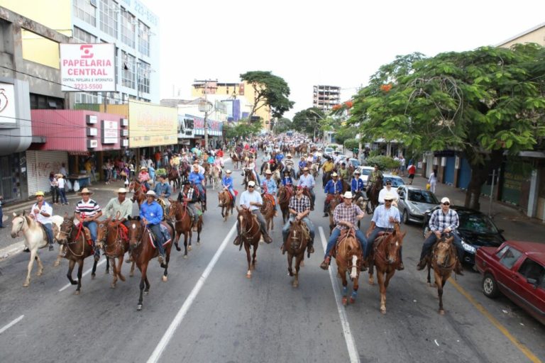 Cavalgada Solidária da SGPA:  evento gratuito atrai cavaleiros e agropecuaristas em apoio ao Rio Grande do Sul, em Goiânia