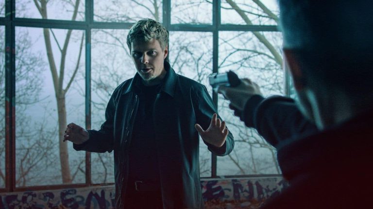 Este filme de roer as unhas é o mais assistido do momento na Netflix