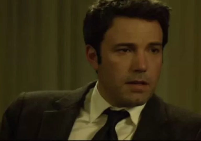 Você não vai acreditar no que Ben Affleck faz neste filme disponível na Netflix