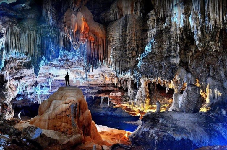 Cidade goiana que abriga o maior complexo de cavernas da América Latina está atraindo turistas do mundo inteiro