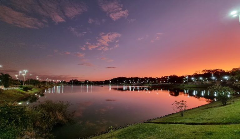 Descobrimos a cidade goiana onde a magia das cachoeiras e a inovação dançam em sintonia