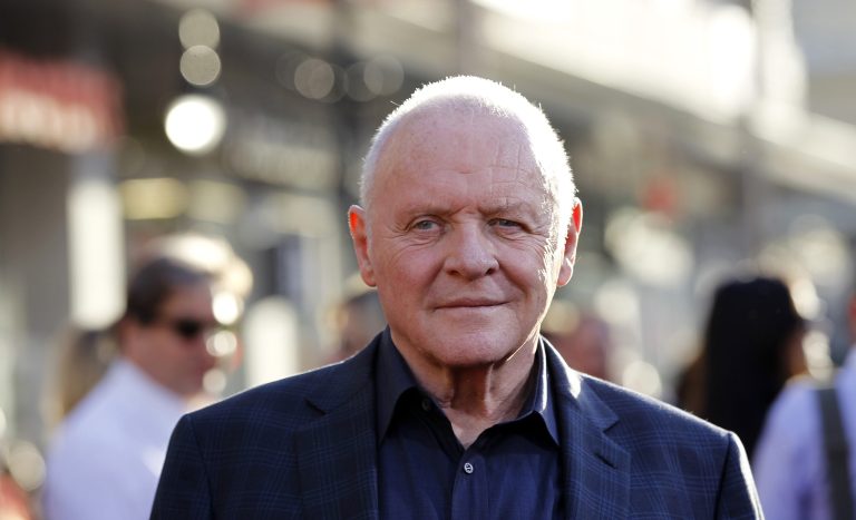 Um dos melhores filmes de suspense de todos os tempos com Anthony Hopkins está bombando no streaming