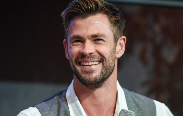 Esse espetacular filme de ação com Chris Hemsworth vai te deixar grudado no sofá até o final
