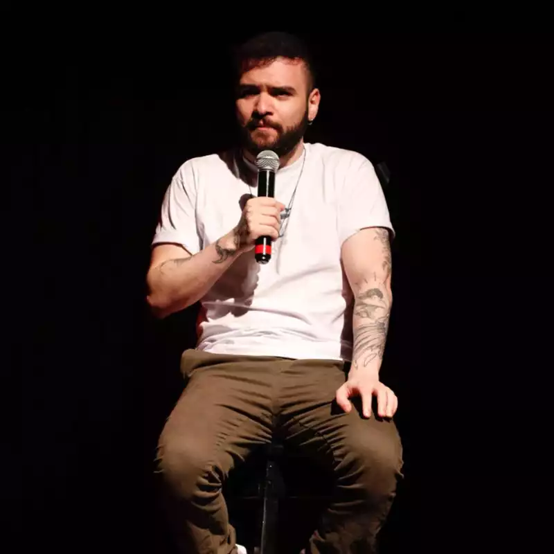 Tiago Santineli - stand up