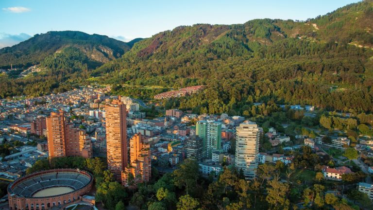 Prêmio elege as 8 melhores cidades da América do Sul em 2024 (uma fica no Brasil)