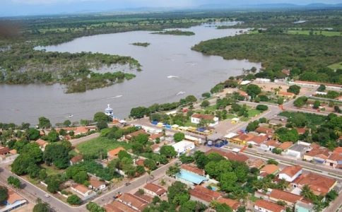 Explorando a beleza natural do Lago dos Tigres na cidade goiana de Britânia, um destino imperdível em Goiás. Foto: Prefeitura Municipal