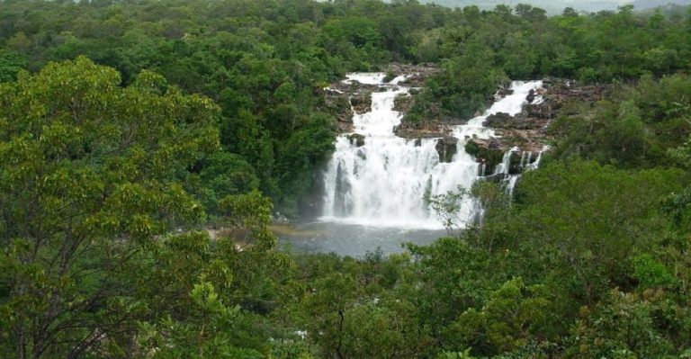 Descubra a cachoeira mais encantadora da Chapada dos Veadeiros que se tornou o novo destino favorito em Goiás