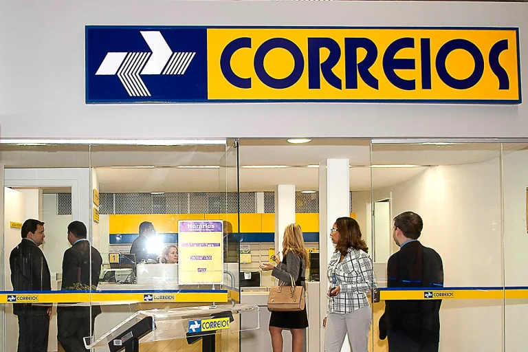Correios abrem concurso público com salários de até 6,8 mil