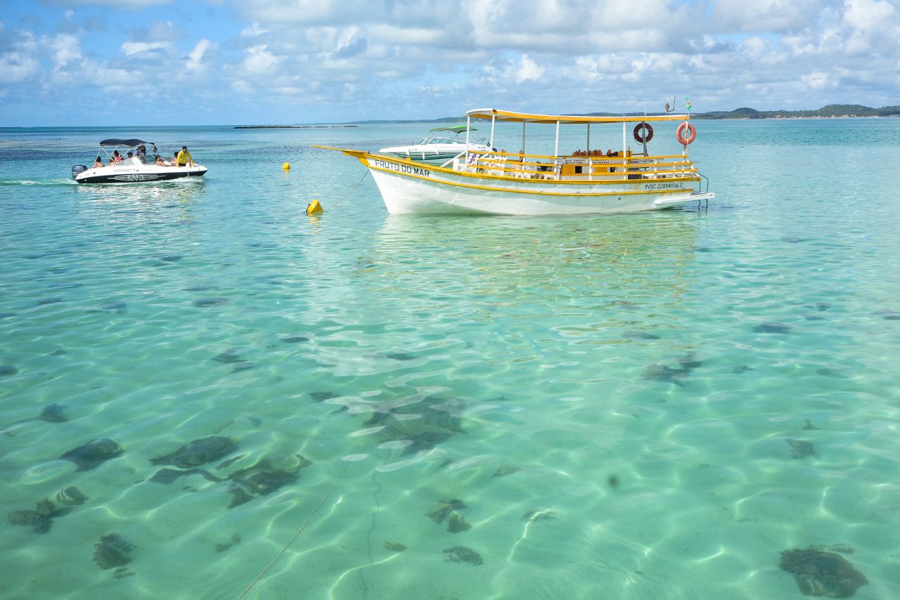 O sensacional mar azul de Maragogi, o caribe brasileiro. Crédito: Governo de Alagoas