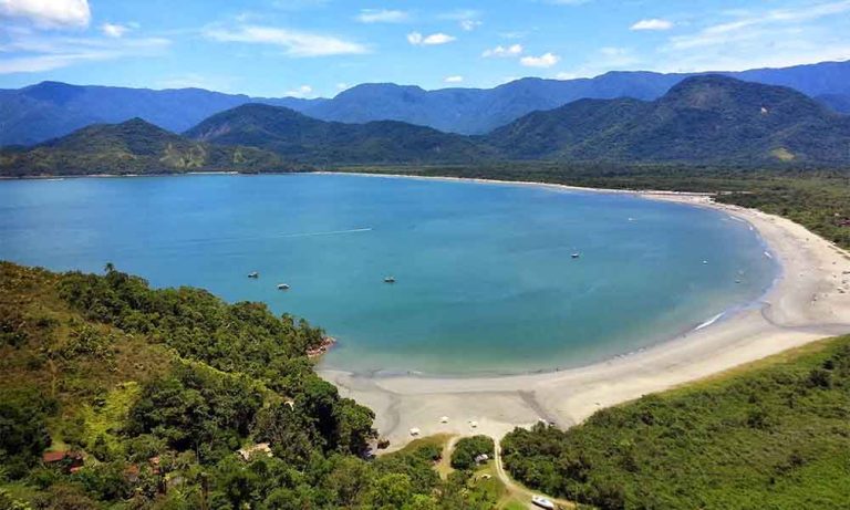 Recanto paradisíaco do litoral carioca se tornou um dos principais destinos de férias dos goianos