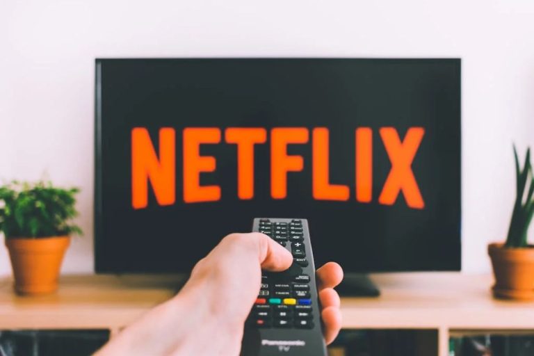 Famosa e aclamada série dos anos 2000 está batendo recorde de audiência na Netflix