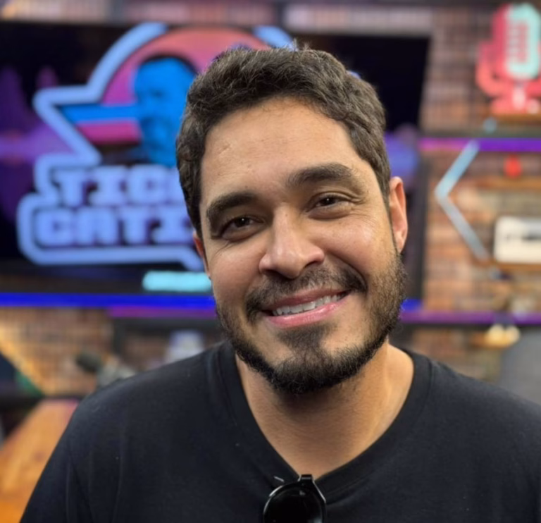 Ex-professor e youtuber Diogo Almeida está de volta a Goiânia com espetáculo de humor