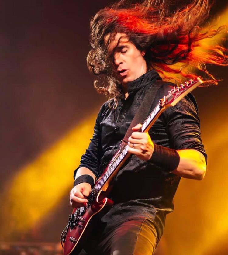 Músico Kiko Loureiro