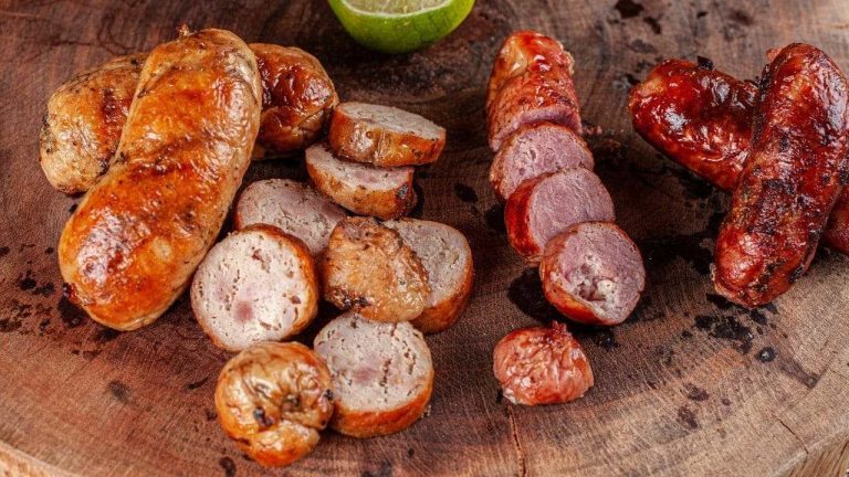 Este truque com a linguiça vai fazer toda a diferença no seu churrasco e deixar todo mundo de queixo caído!