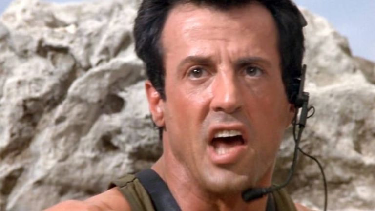 Esse eletrizante filme de ação e suspense com Sylvester Stallone foi um dos campeões de bilheteria no mundo