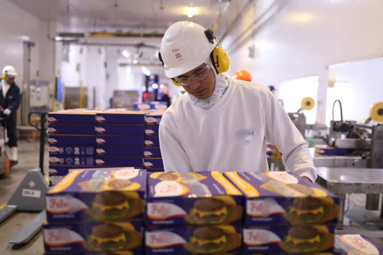 Multinacional oferece mais de 60 vagas de emprego em Goiânia