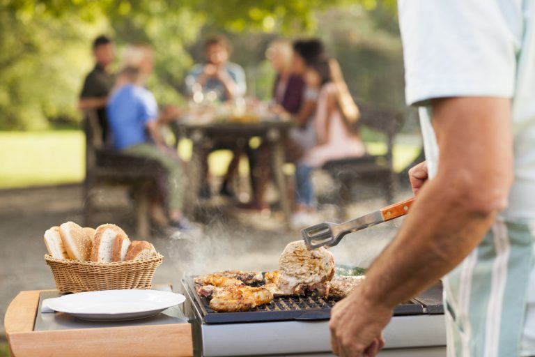Todo mundo vai se surpreender no próximo churrasco com essa carne deliciosa e barata!