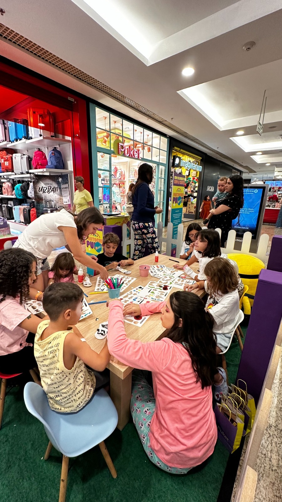 Oficinas de slime e pintura em gesso - Goiânia Shopping