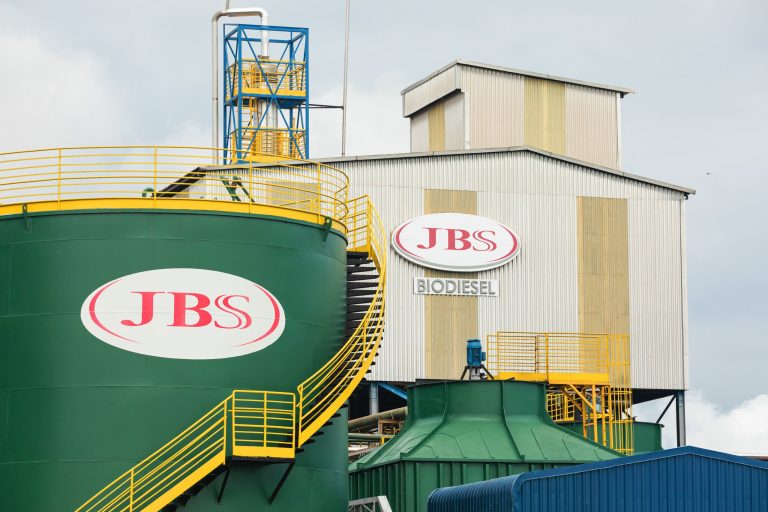 JBS anuncia quase 300 vagas em diversos municípios de Goiás
