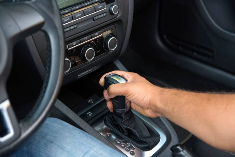A manutenção que quase todo dono de carro automático esquece (e que pode sair caro depois!)