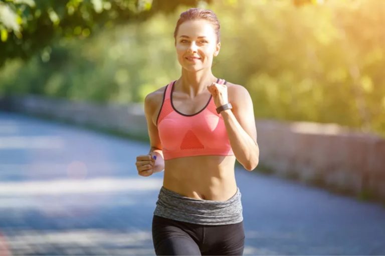 Descubra a quantidade exata de exercício para manter sua pressão sob controle, segundo estudo