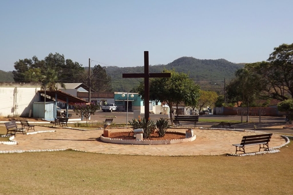 Cruz erguida na cidade mais antiga de Goiás