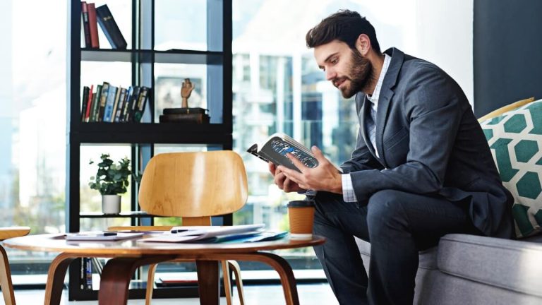 10 ótimos livros de vendas para treinar suas habilidades comerciais
