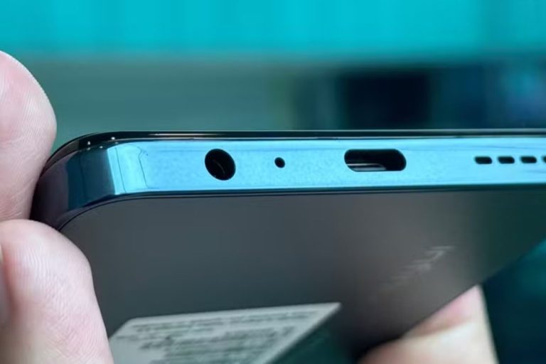 Como limpar o microfone do celular