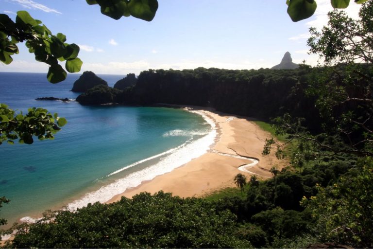 Brasil tem a praia mais bonita do mundo, segundo eleição