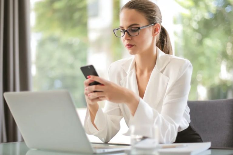 Conheça a nova função do WhatsApp para adicionar contatos sem número!