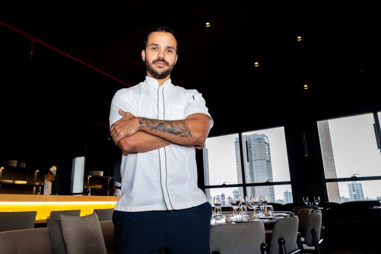 Lucas Duarte é eleito como Chef Revelação do Ano em Goiânia