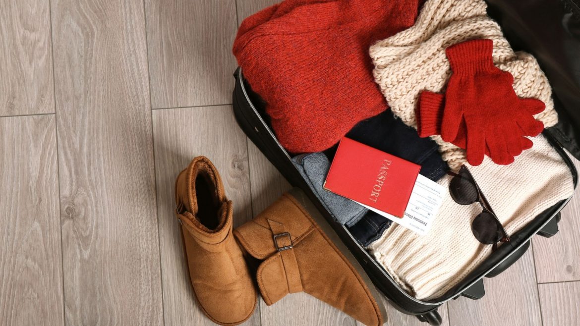Monte sua mala de viagem para o inverno com roupas térmicas, casacos pesados e acessórios quentinhos. Estilo e conforto para enfrentar o frio com elegância!