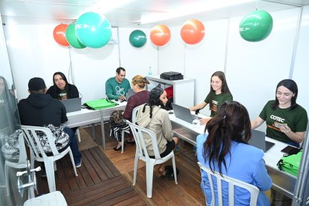 Feirão com 4 mil vagas de emprego e 700 oportunidades de qualificação começa nesta terça-feira em Goiânia