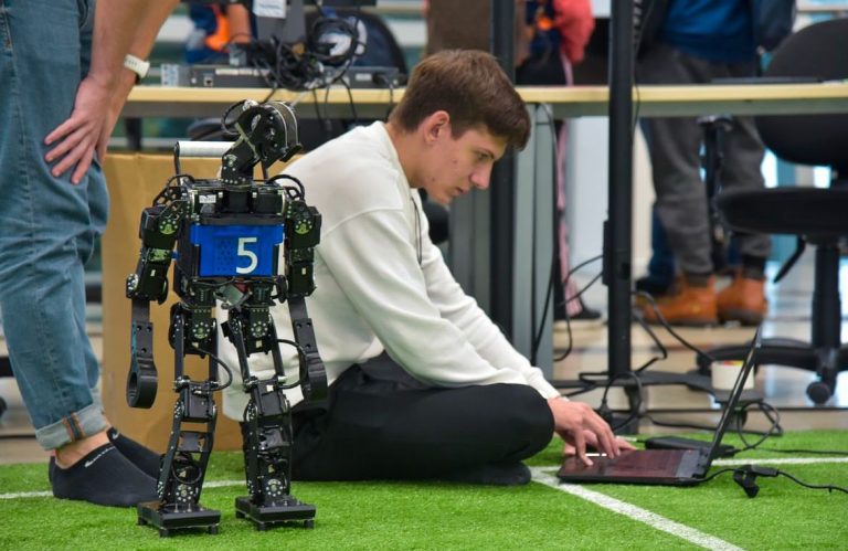 Goiânia recebe o maior evento de robótica e inteligência artificial da América Latina