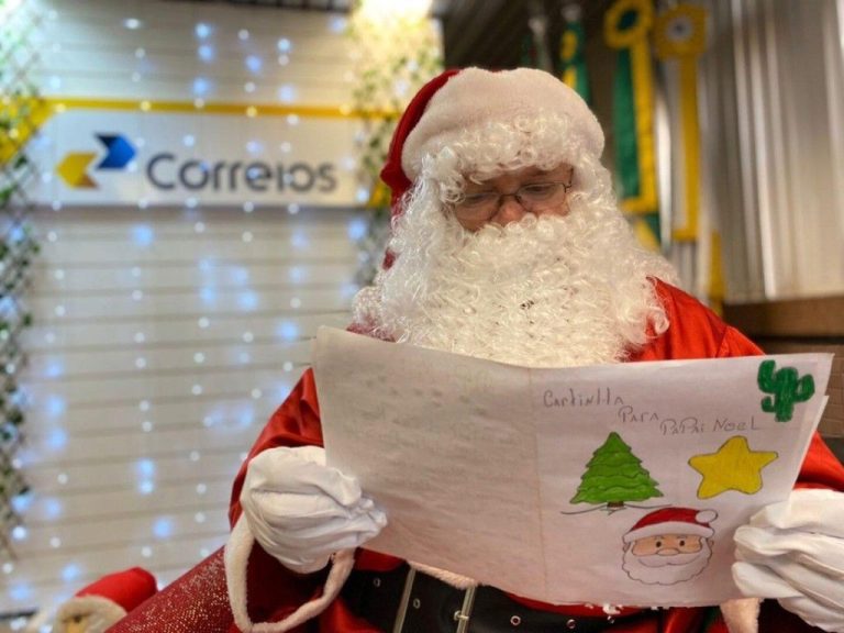 Papai Noel dos Correios 2024: Saiba como adotar uma cartinha e realizar sonhos neste Natal